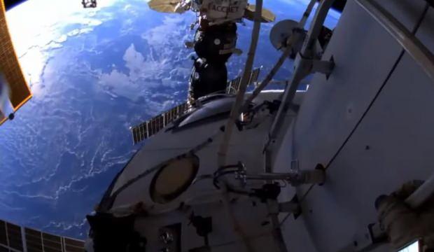 Rus kozmonotlar, Uluslararası Uzay İstasyonu'nda yürüyüşe çıktı