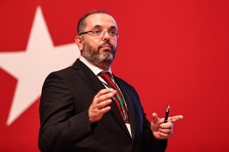  MSÜ Rektörü Prof. Dr. Erhan Afyoncu