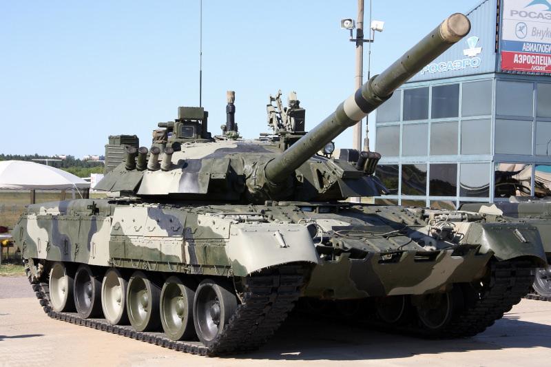 Rus yapımı T-80 tankları