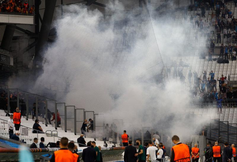 Fransız polisinden Galatasaray taraftarına biber gazı! Tribünler karıştı -  Tüm Spor Haber
