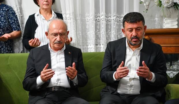 CHP lideri Kılıçdaroğlu'ndan Veli Ağbaba'ya taziye ziyareti