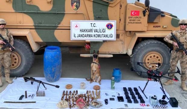 Hakkari'de büyük operasyon: Keskin nişancı tüfeği, anti tank mayını..