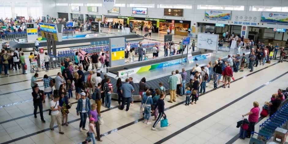 Turizm merkezlerindeki havalimanlarının yolcu sayıları açıklandı