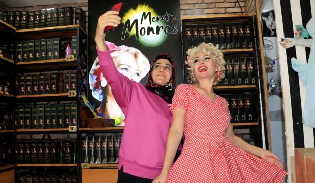 Mardinli Marilyn Monroe sabun ve kolonya satıyor