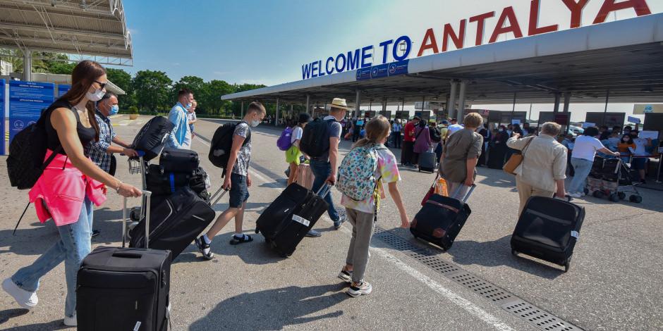 Rakamlar açıklandı! İşte Antalya'ya hava yoluyla gelen turist sayısı