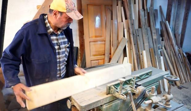 63 yaşındaki marangoz ağaçlara yeniden hayat veriyor 
