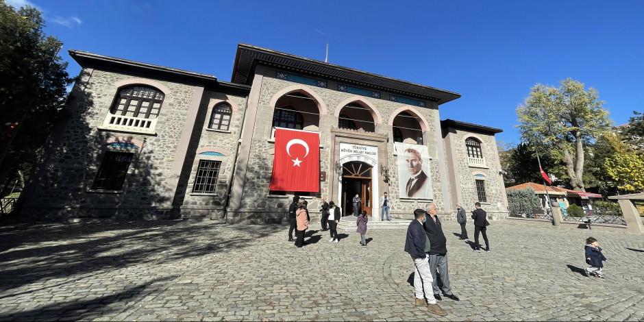 Atatürk'ün kişisel eşyaları Cumhuriyet Müzesi'nde
