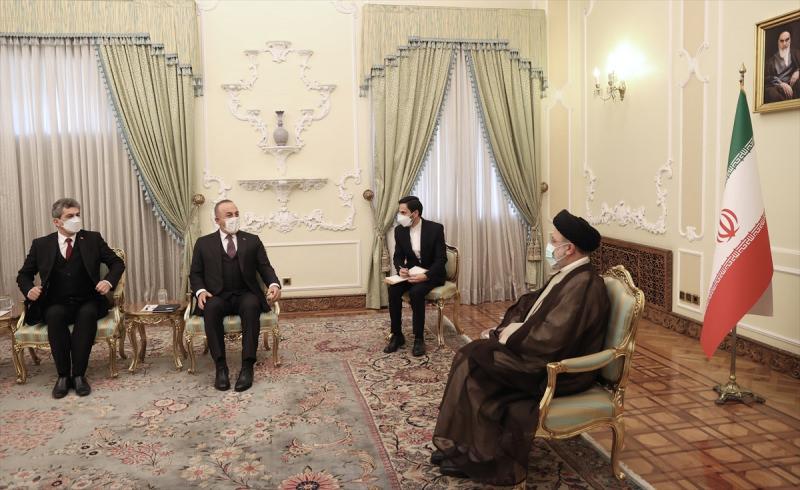 Çavuşoğlu, İran Cumhurbaşkanı İbrahim Reisi ile de görüştü.