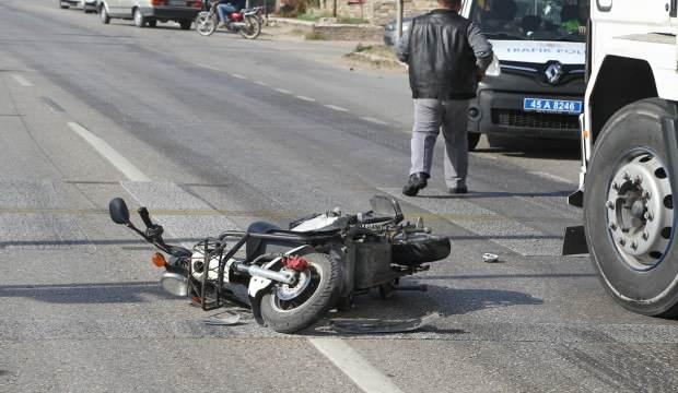 Kula’da elektrikli bisiklet ile ticari araç çarpıştı: 1 ağır yaralı 