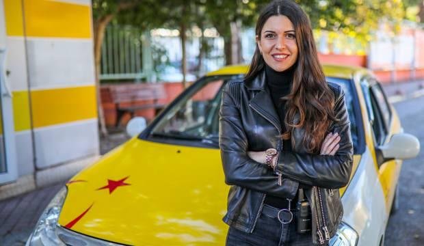 24 yaşındaki Dilara baba mesleği taksicilik yapıyor