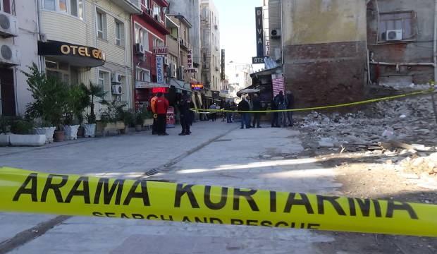  İzmir’de yıkım tehlikesi bulunan bina tahliye