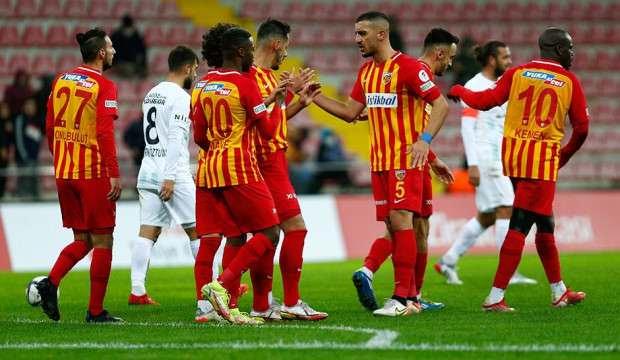 Kayserispor tur biletini 4 golle kaptı!