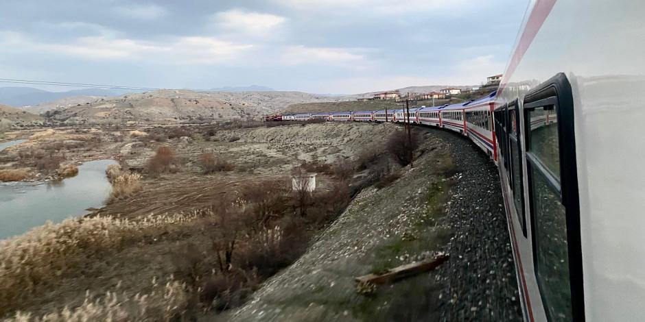 "Turistik Doğu Ekspresi" treni Erzincan'da