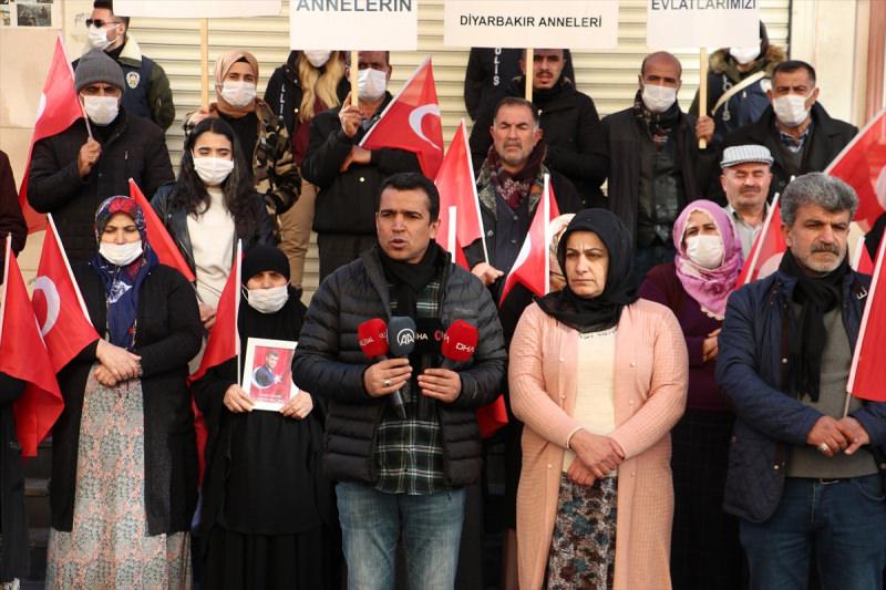 Diyarbakır anneleri, 857 gündür oturma eylemine devam ediyor.