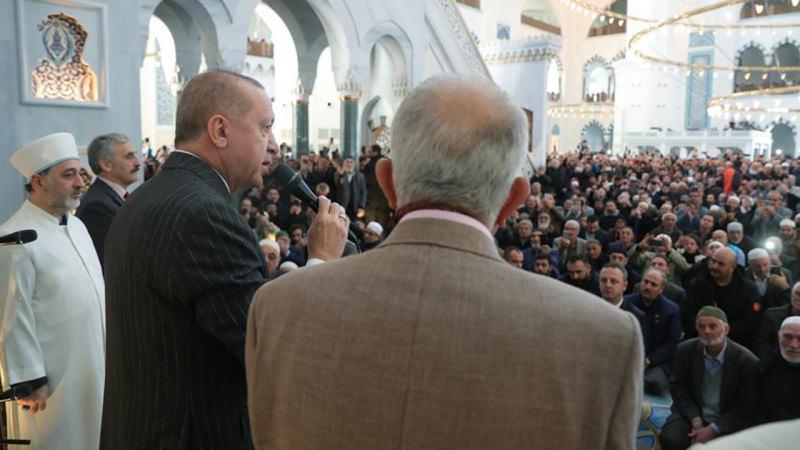 Cumhurbaşkanı Recep Tayyip Erdoğan da, Çamlıca Camii'nde kılınan Cuma namazına katılmıştı