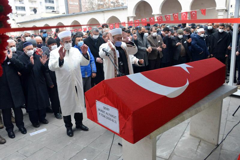 Şehit Teğmen Murat Alyakut'un cenaze töreni