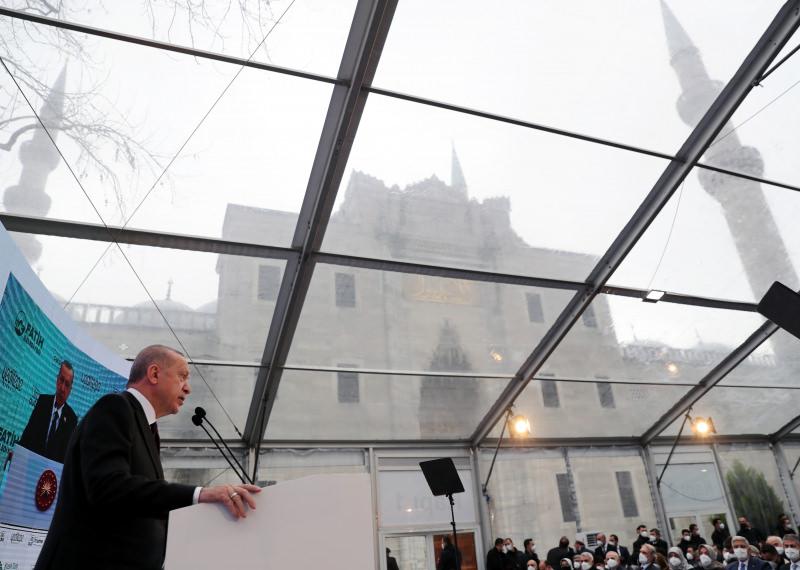 Cumhurbaşkanı Erdoğan 2. Yeditepe Bienali'nin açılışında