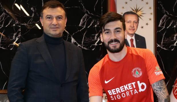 Beşiktaş'tan Ümraniyespor'a! İmzayı attı
