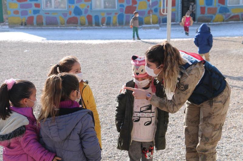 Bitlis İl Jandarma Komutanlığı Kadın Çocuk Kısım Amirliği