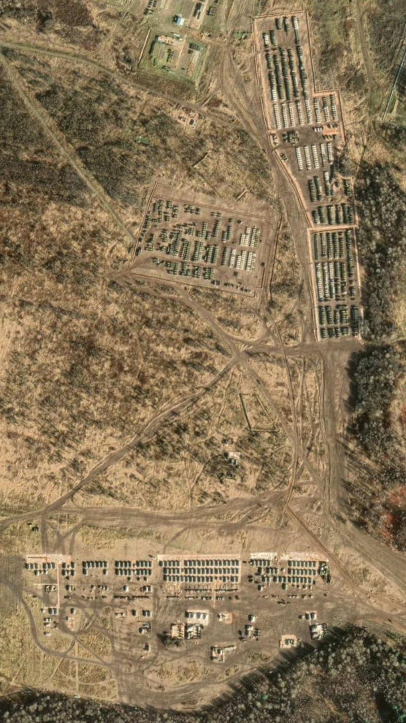 Ukrayna sınırındaki Rus askeri yapılanması uydu görüntülerine yansıdı.