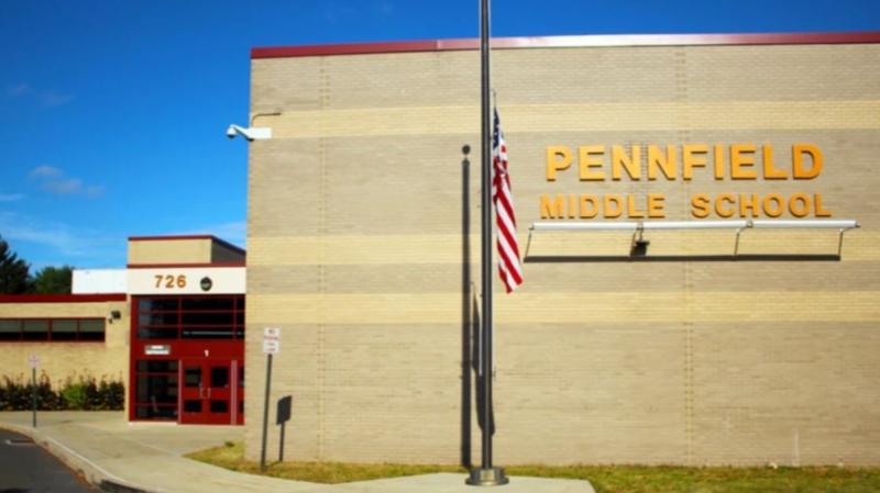 Bantlı maske olayının yaşandığı Pennfield Ortaokulu