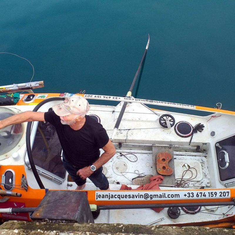Jean-Jacques Savin 75 yaşında okyanusu geçme hedefiyle 1 Ocak'ta Porktekiz'den açılmıştı.