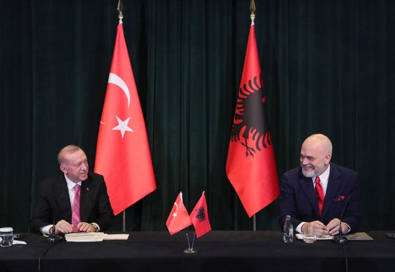 Cumhurbaşkanı Erdoğan ve Arnavutluk Başbakanı Edi Rama.