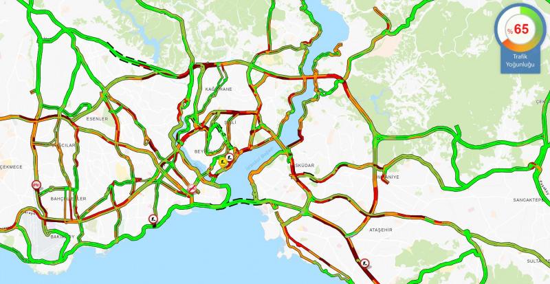 İstanbul'da trafik yoğunluğu saat 14.50 itibariyle yüzde 65 oldu.