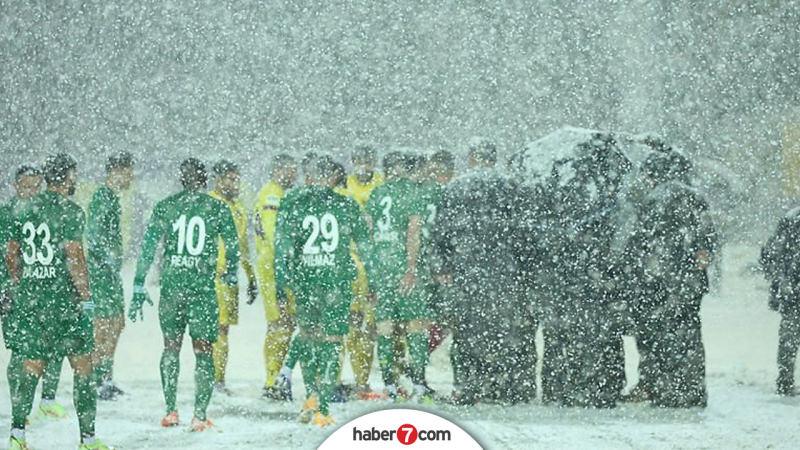Eyüpspor Bursaspor maçı 18. dakikada ertelendi