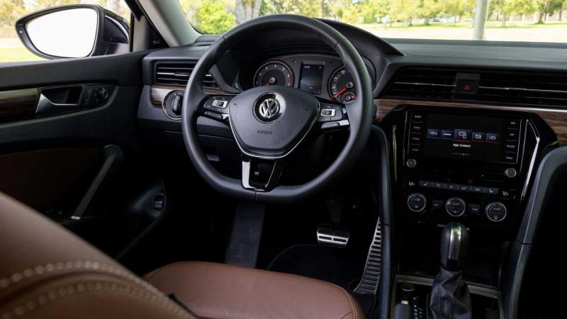 Volkswagen Passat iç görüntüsü