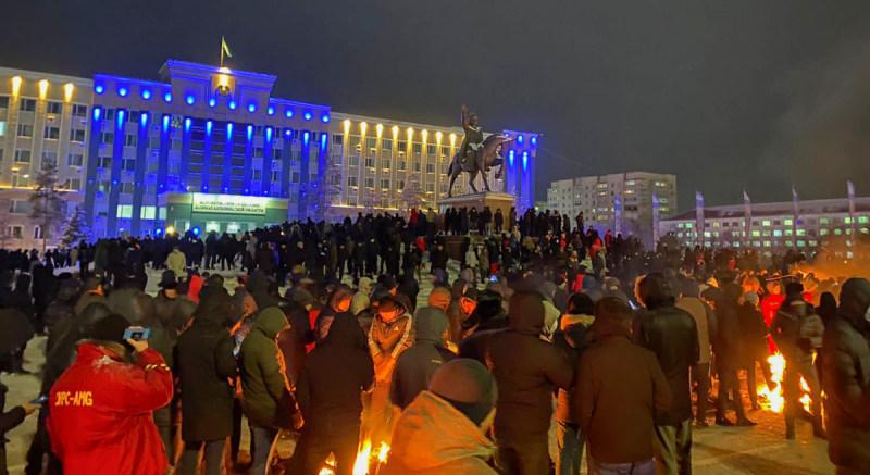 Kazakistan'da protestolarda halk sokağa dökülmüş, büyük provokasyonlar yaşanmıştı.