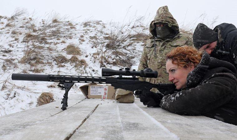 Ukrayna'da daha önce vatandaşlara silah eğitimi verilmeye başlanmıştı.
