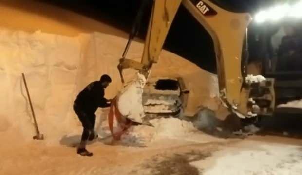 Kar nedeniyle aracını terk etmişti, 5 metrelik kara gömülmüş