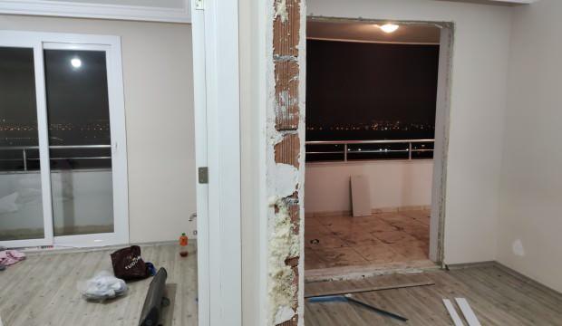 Adana&rsquo;da b&ouml;yle hırsızlık g&ouml;r&uuml;lmedi! Kiraladığı eşyalı evde hi&ccedil;bir şey bırakmadı