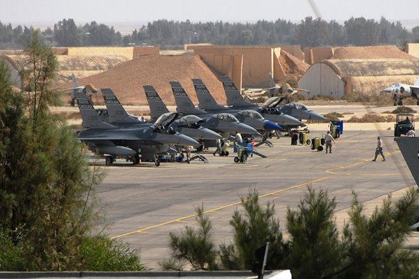 ABD'nin satışına onay verdiği uçaklar Ürdün'e gitmeyi bekliyor. (Arşiv)