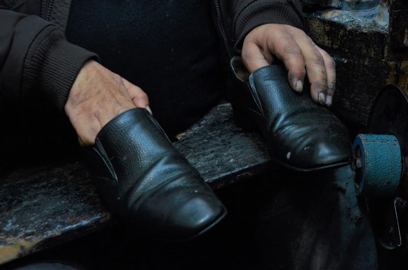 Ordu’da hiç giyemediği ayakkabıları 32 yıldır tamir ediyor   