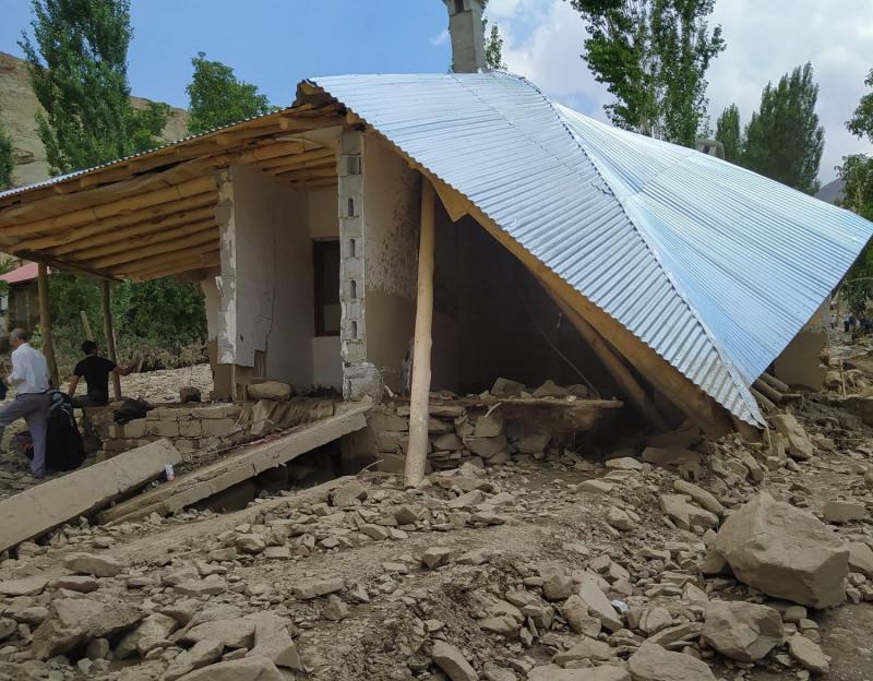 Bakan Soylu söz vermişti! Van'da selden evi yıkılan Rabia Acar yeni evine kavuştu   