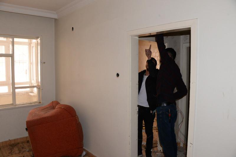Diyarbakır’da girdikleri evde bir şey bulamayan hırsızlar kapıyı çaldı