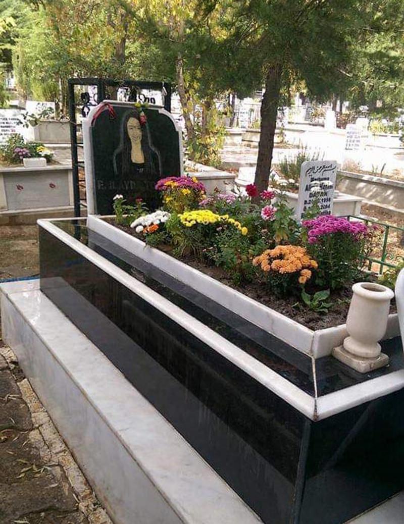 Uşak’ta çirkin saldırı! 45 günde 40 mezar taşı kırıldı