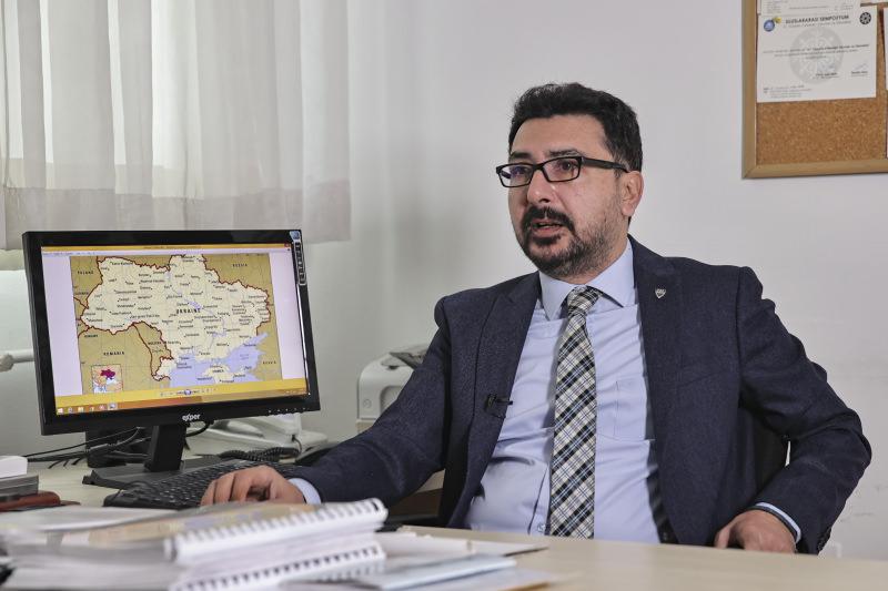 Ankara Üniversitesi Siyasal Bilgiler Fakültesi Karşılaştırmalı Siyaset Anabilim Dalı Başkanı Prof. Dr. Taşansu Türker