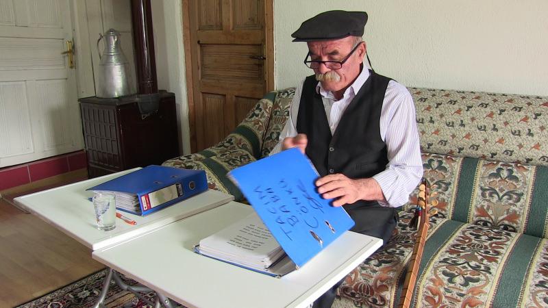 Kahramanmaraşlı halk ozanı eserlerini kitapta toplamak istiyor