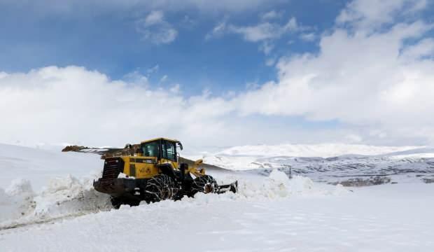 Van’da ulaşıma kar engeli! 216 yerleşim yerinin yolu kapandı