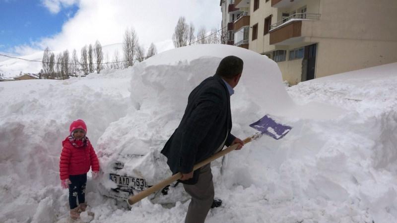 Bitlis’te bu sene kar kalınlığı 9 metreyi yaklaştı