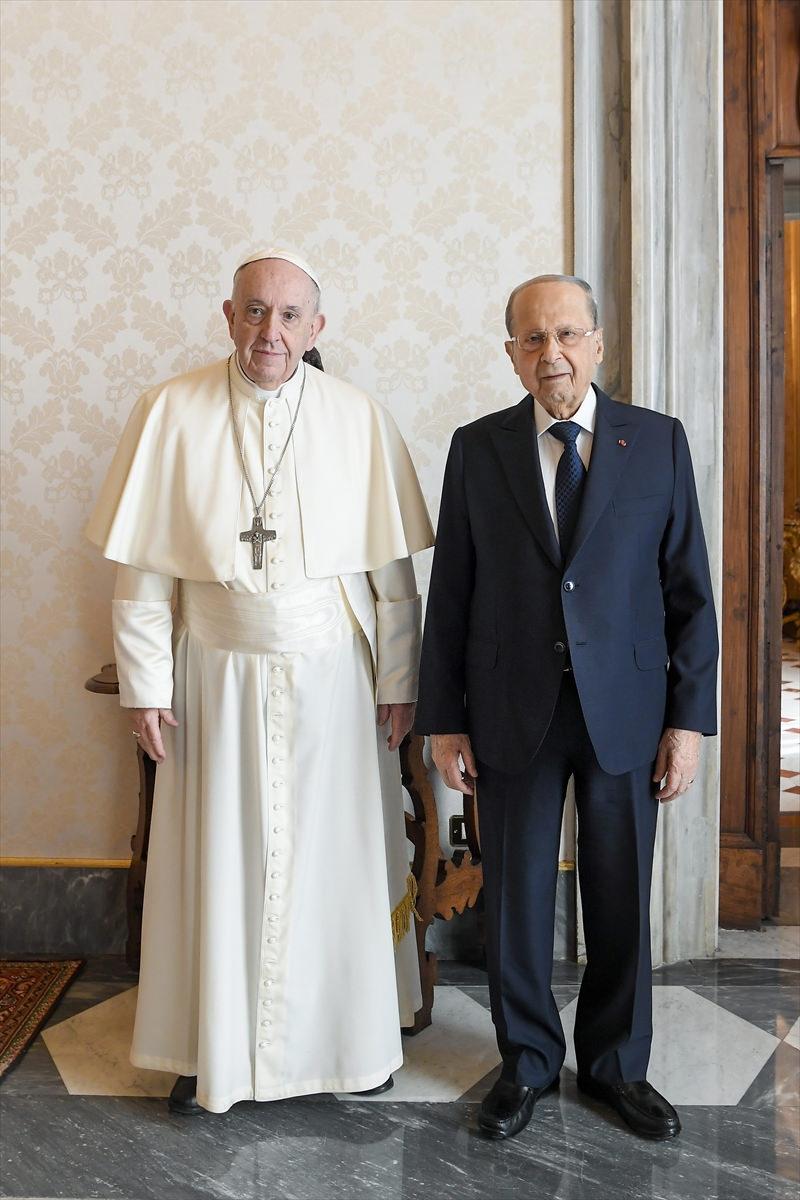 Katoliklerin ruhani lideri ve Vatikan Devlet Başkanı Papa Franciscus, Lübnan Cumhurbaşkanı Mişel Avn