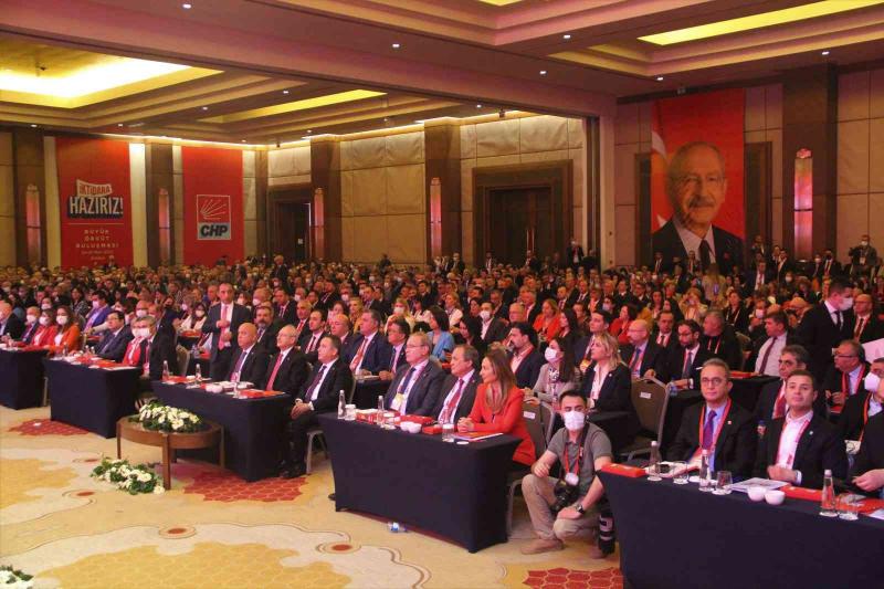 CHP Genel Başkanı Kemal Kılıçdaroğlu, Belek Turizm Merkezi'ndeki bir otelde düzenlenen 'İktidara Hazırız-Büyük Örgüt Buluşması' toplantısına katıldı.