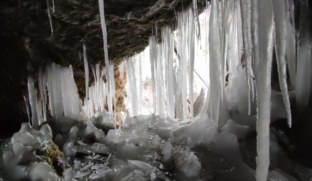 Kahramanmaraş’ta mağarada devasa buz sarkıtlar oluştu