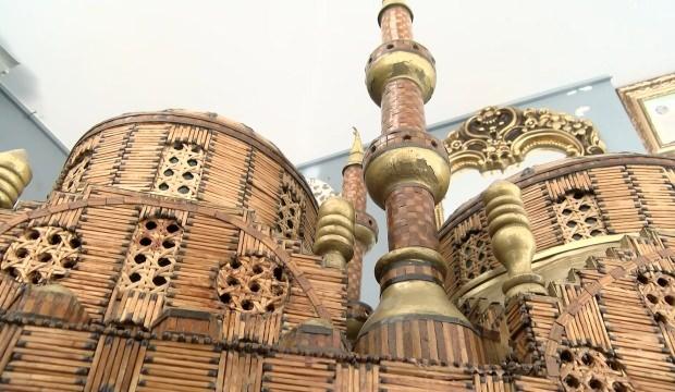 15 bin kibrit &ccedil;&ouml;p&uuml;nden cami yaptı! 27 yıldır g&ouml;z&uuml; gibi bakıyor 