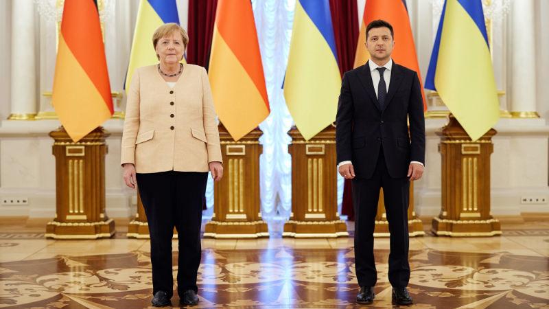 Merkel ve Zelenskiy
