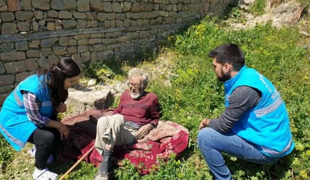 80 yaşındaki Kemal dedeye devlet sahip çıktı! Toprak evde aç susuz yaşıyordu