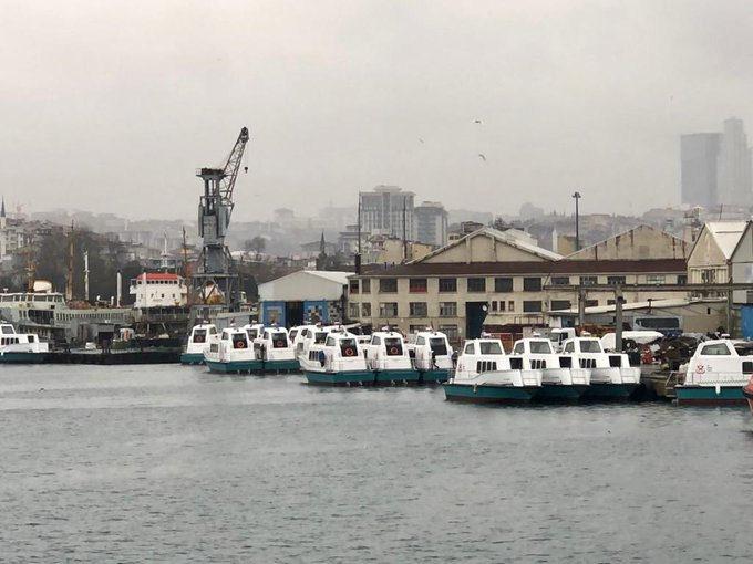 Haliç Tersanesi’nde çürümeye terk edilen İBB'nin Deniz Taksileri